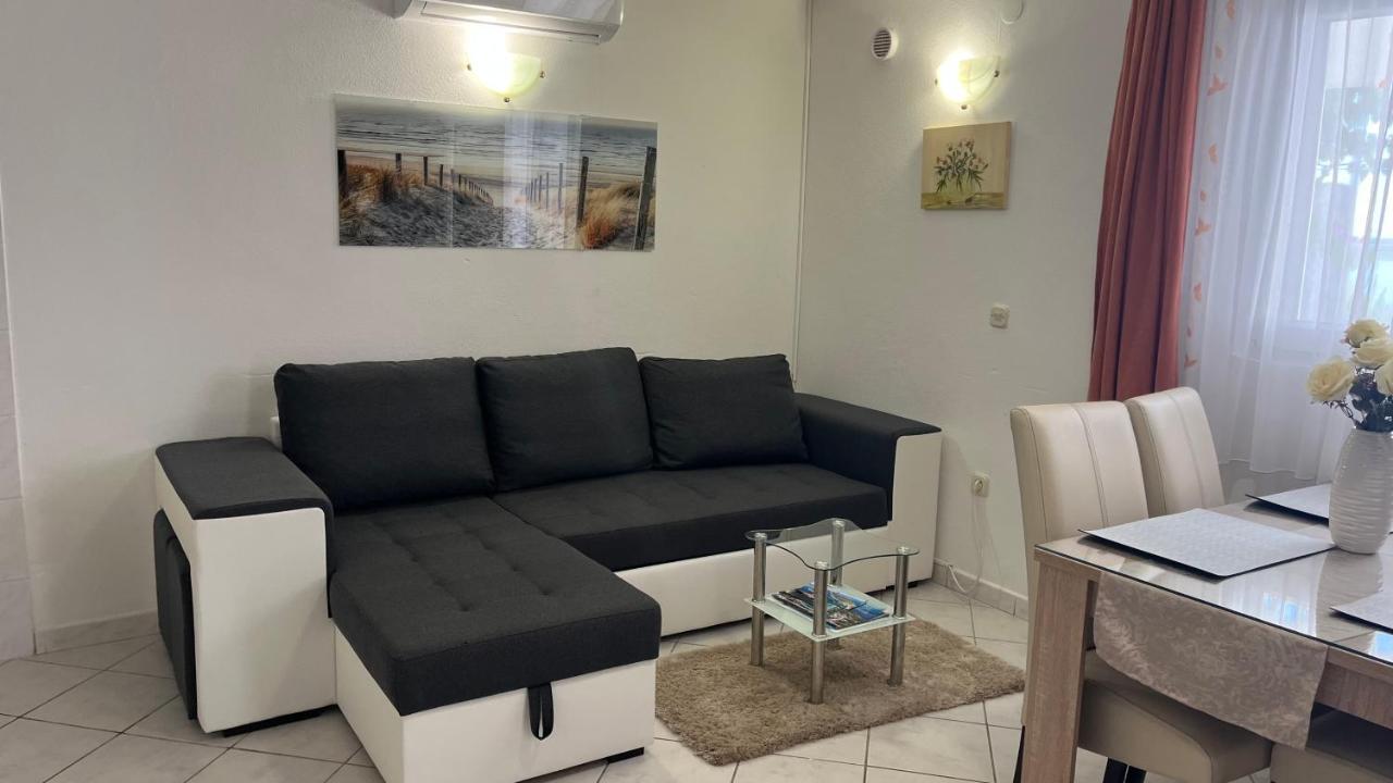 Apartment Ante Ražanj Buitenkant foto
