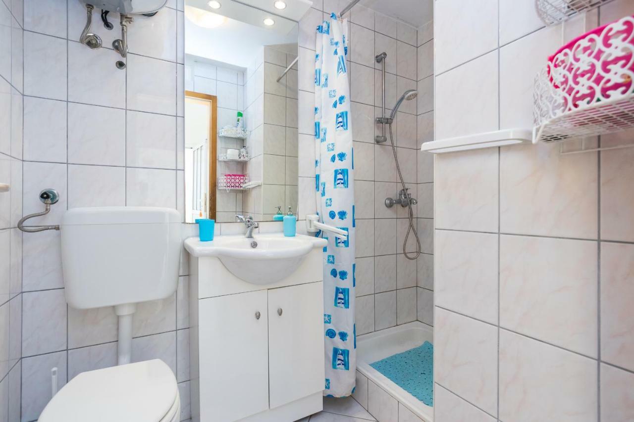 Apartment Ante Ražanj Buitenkant foto